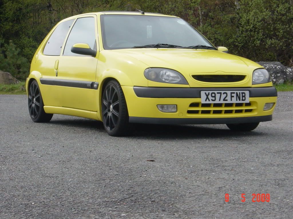 Citroen Saxo Yellow