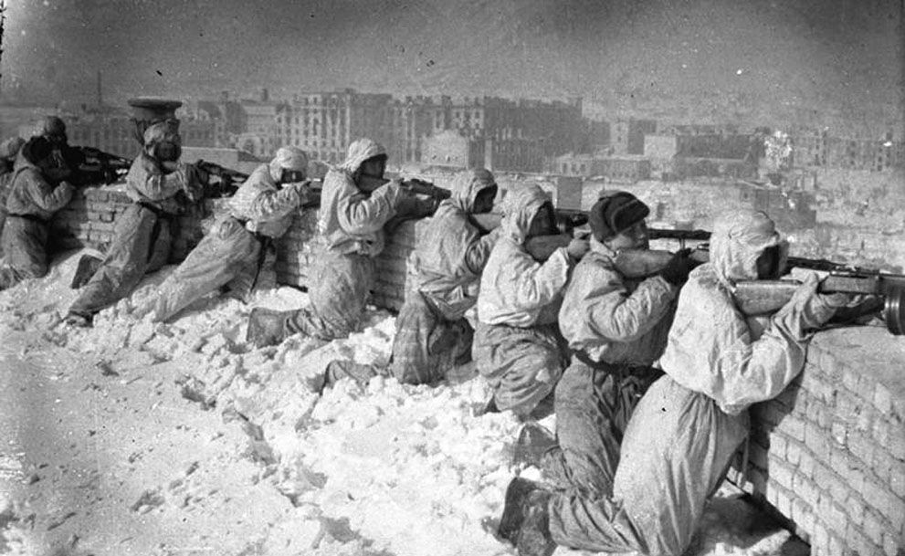 WhiteUniformsStalingrad01-1943.jpg