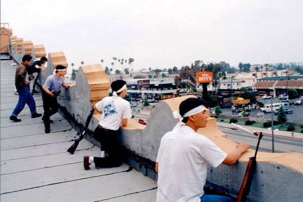 Koreatown Riots photo Koreans-defending-property-in-LA-riots.jpg