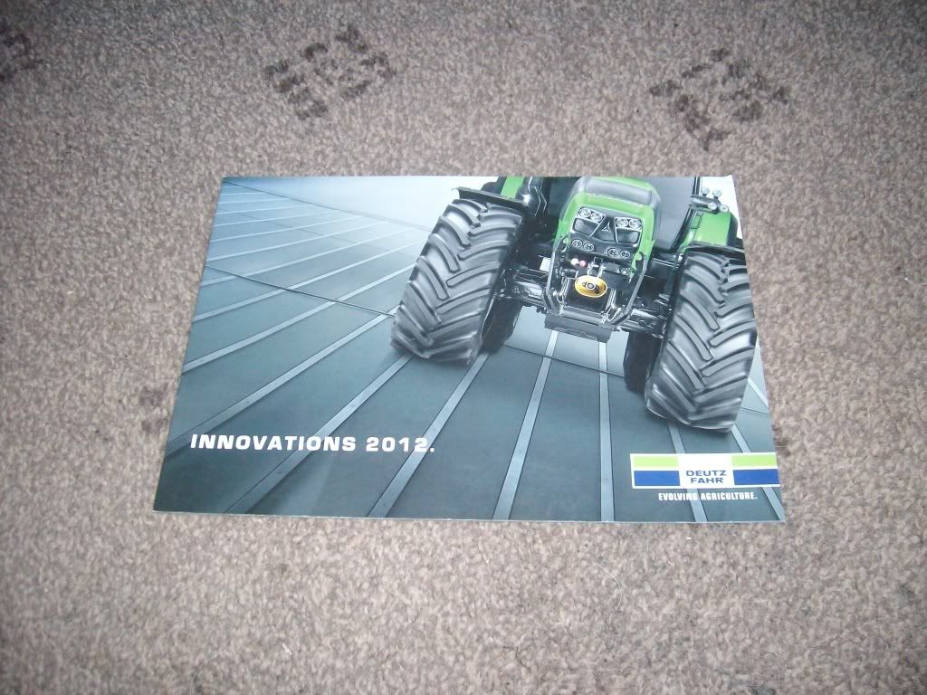 tractorbrochures023.jpg
